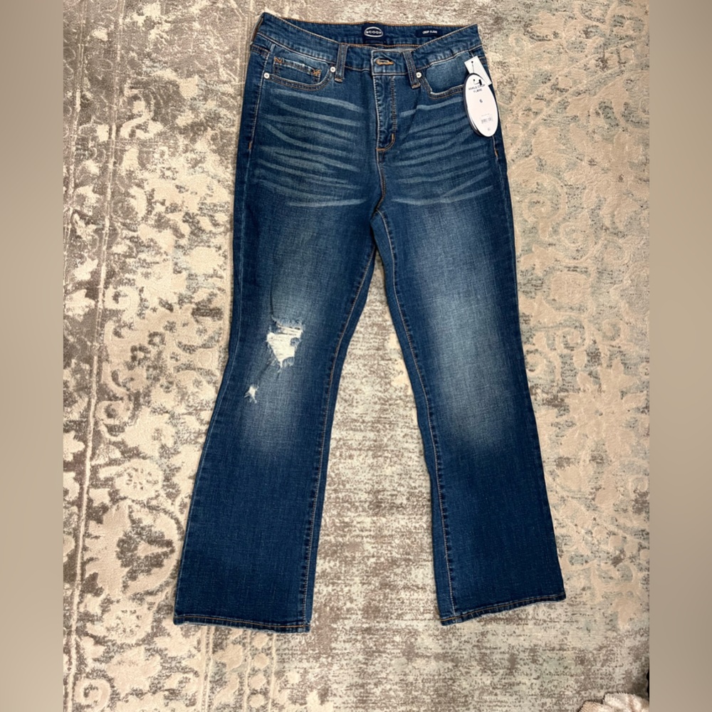 Scoop ripped jeans. Brand new! Size 6.